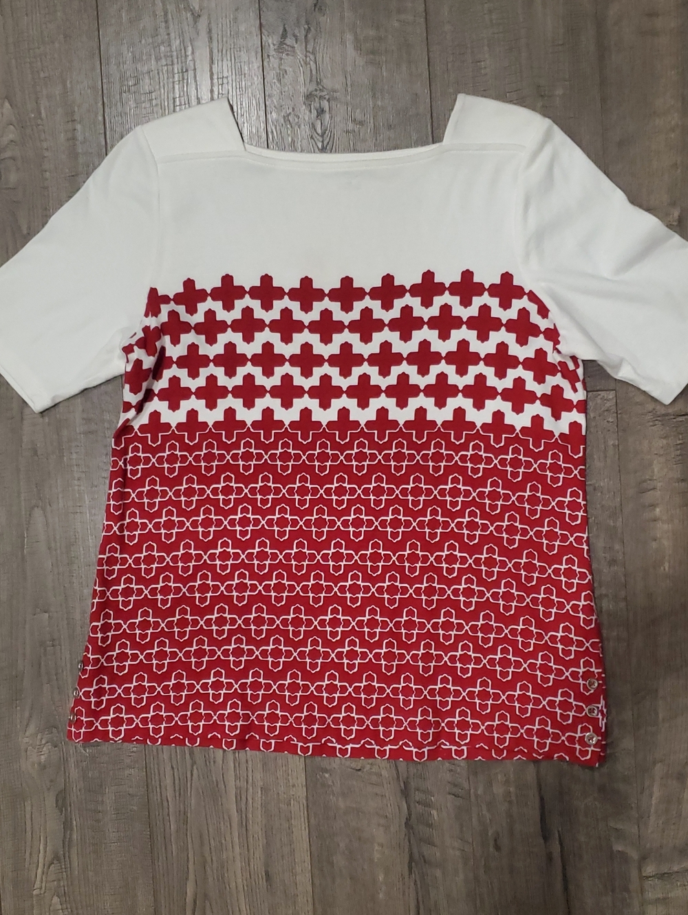 Women's Short-Sleeve Square Neck Top in White and Red Pattern